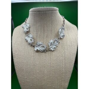 Vintage MCM Sarah Coventry Whispering Leaves 17" j‎ Hook necklace